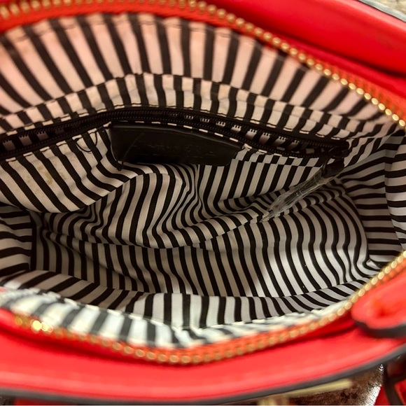 Charming Charlie Red Shoulder Bag with Gold Details - Picture 5 of 6